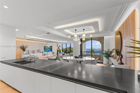 Condo in Miami Beach, Florida, 3 bedrooms  № 2053798 - photo 10