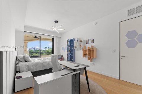 Condo in Miami Beach, Florida, 3 bedrooms  № 2053798 - photo 22