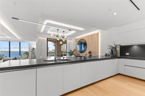 Condo in Miami Beach, Florida, 3 bedrooms  № 2053798 - photo 11