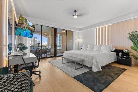 Condo in Miami Beach, Florida, 3 bedrooms  № 2053798 - photo 17