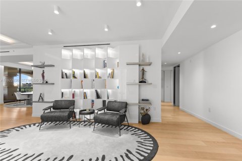 Condo in Miami Beach, Florida, 3 bedrooms  № 2053798 - photo 5