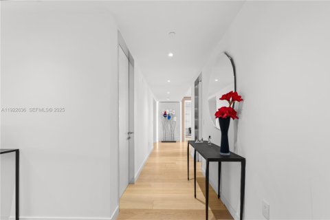 Condo in Miami Beach, Florida, 3 bedrooms  № 2053798 - photo 15