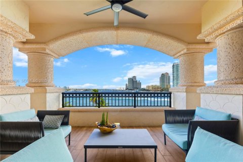 Condo in Miami Beach, Florida, 3 bedrooms  № 2053798 - photo 13