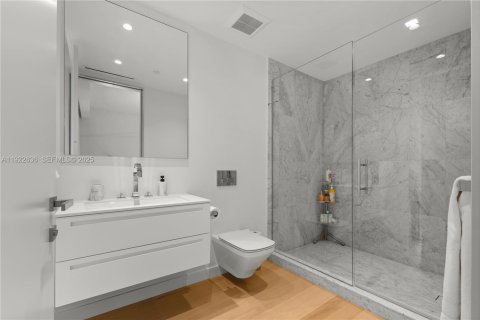 Condo in Miami Beach, Florida, 3 bedrooms  № 2053798 - photo 23