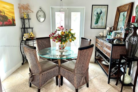 Casa en venta en Fort Myers, Florida, 3 dormitorios, 185.8 m2 № 1982670 - foto 16