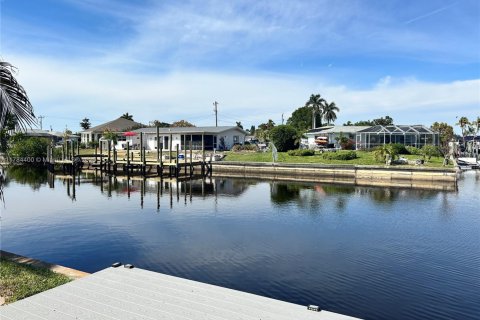 Casa en venta en Fort Myers, Florida, 3 dormitorios, 185.8 m2 № 1982670 - foto 11