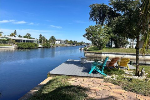 Casa en venta en Fort Myers, Florida, 3 dormitorios, 185.8 m2 № 1982670 - foto 10