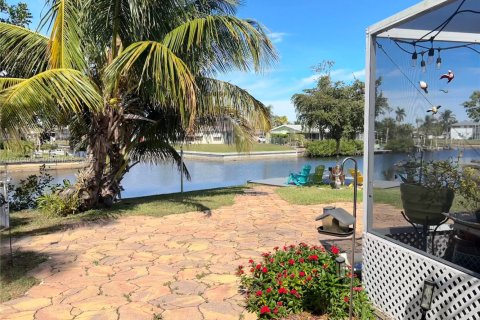 Casa en venta en Fort Myers, Florida, 3 dormitorios, 185.8 m2 № 1982670 - foto 7