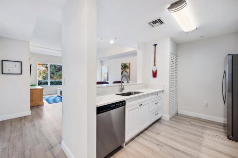 Copropriété à louer à Jupiter, Floride: 2 chambres, 105.07 m2 № 2432521 - photo 3