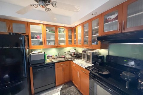 Купить кондоминиум в Авентура, Флорида 1 спальня, 84.82м2, № 1897614 - фото 2