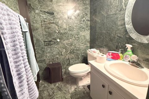 Купить кондоминиум в Авентура, Флорида 1 спальня, 84.82м2, № 1897614 - фото 10
