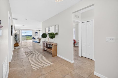 Casa en venta en Groveland, Florida, 3 dormitorios, 176.05 m2 № 2167327 - foto 4