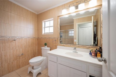 Townhouse in Miami, Florida 3 bedrooms, 171.68 sq.m. № 2011666 - photo 28