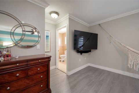 Townhouse in Miami, Florida 3 bedrooms, 171.68 sq.m. № 2011666 - photo 26