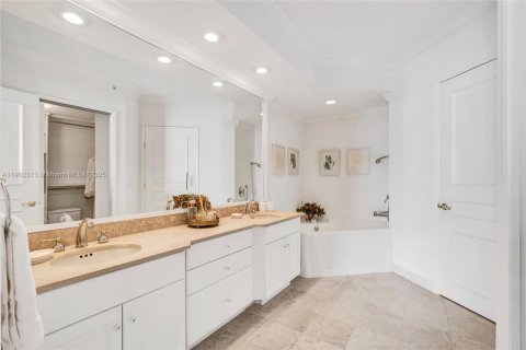 Condo in Aventura, Florida, 2 bedrooms  № 1955535 - photo 23