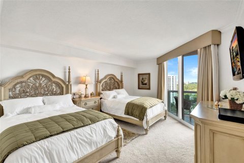 Condo in Aventura, Florida, 2 bedrooms  № 1955535 - photo 20