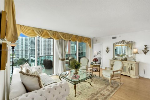 Condo in Aventura, Florida, 2 bedrooms  № 1955535 - photo 9