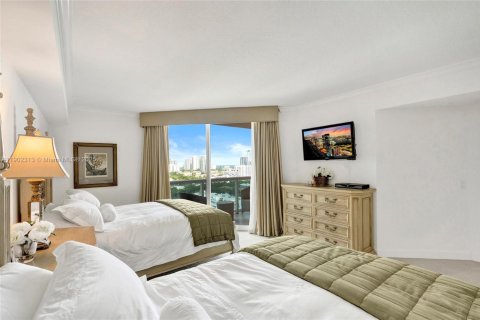 Condo in Aventura, Florida, 2 bedrooms  № 1955535 - photo 22