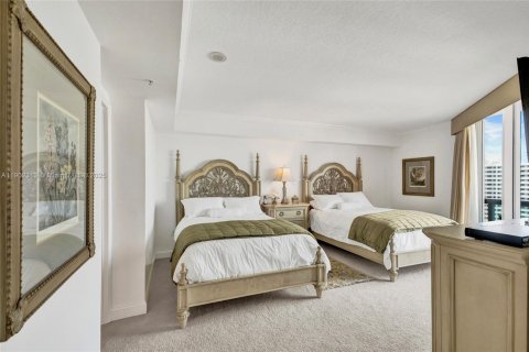 Condo in Aventura, Florida, 2 bedrooms  № 1955535 - photo 19