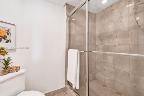 Condo in Aventura, Florida, 2 bedrooms  № 1955535 - photo 26