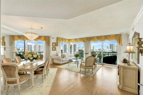 Condo in Aventura, Florida, 2 bedrooms  № 1955535 - photo 1