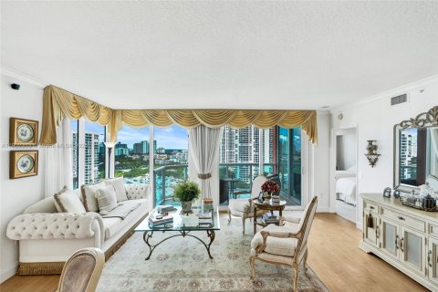 Condo in Aventura, Florida, 2 bedrooms  № 1955535 - photo 11