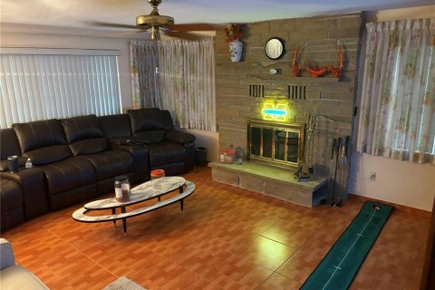 House in Orlando, Florida 3 bedrooms, 147.9 sq.m. № 1817433 - photo 4