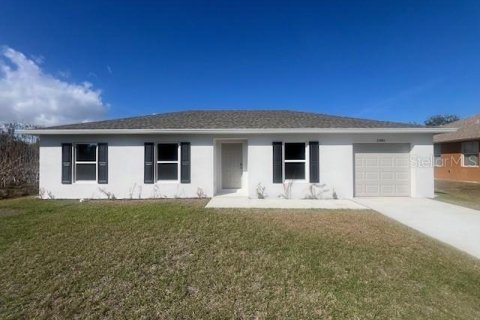 House in Port Charlotte, Florida 3 bedrooms, 115.48 sq.m. № 2118219