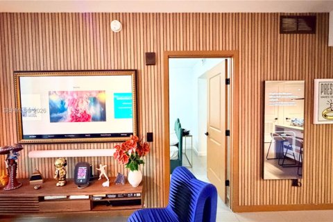 Condo in Miami, Florida, 2 bedrooms  № 2056001 - photo 8