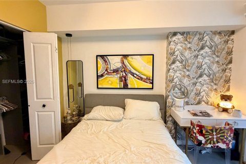 Condo in Miami, Florida, 2 bedrooms  № 2056001 - photo 18