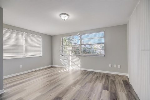 Купить виллу или дом в Порт-Ричи, Флорида 8 комнат, 131.55м2, № 2115171 - фото 9