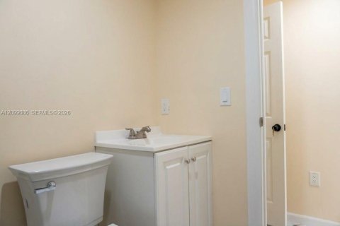 House in West Park, Florida 4 bedrooms, 123.84 sq.m. № 2397574 - photo 21
