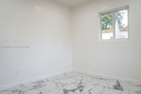 House in West Park, Florida 4 bedrooms, 123.84 sq.m. № 2397574 - photo 13