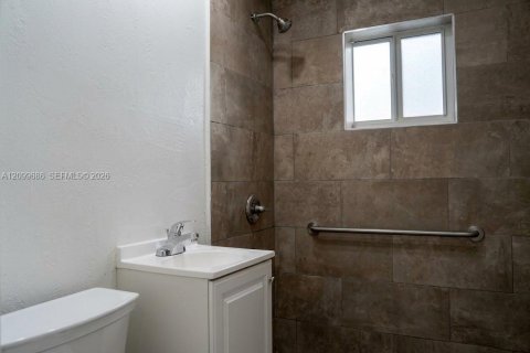 House in West Park, Florida 4 bedrooms, 123.84 sq.m. № 2397574 - photo 14