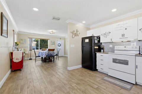 Купить виллу или дом в Тамарак, Флорида 2 спальни, 117.8м2, № 1996825 - фото 7