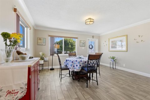 Купить виллу или дом в Тамарак, Флорида 2 спальни, 117.8м2, № 1996825 - фото 3