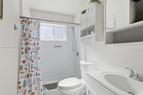 Купить виллу или дом в Тамарак, Флорида 2 спальни, 117.8м2, № 1996825 - фото 15