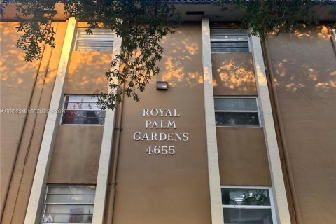 Купить кондоминиум в Хайалиа, Флорида 2 спальни, 74.51м2, № 2006715 - фото 2