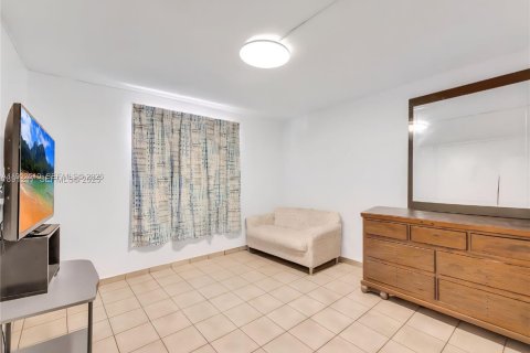 Купить кондоминиум в Хайалиа, Флорида 2 спальни, 74.51м2, № 2006715 - фото 5