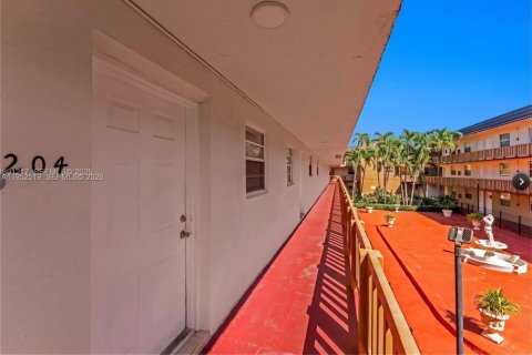 Купить кондоминиум в Хайалиа, Флорида 2 спальни, 74.51м2, № 2006715 - фото 9
