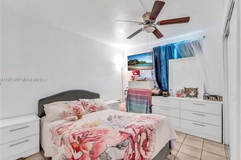 Купить кондоминиум в Хайалиа, Флорида 2 спальни, 74.51м2, № 2006715 - фото 6