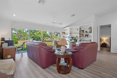 Villa ou maison à vendre à Spring Hill, Floride: 2 chambres, 165.46 m2 № 1612835 - photo 12