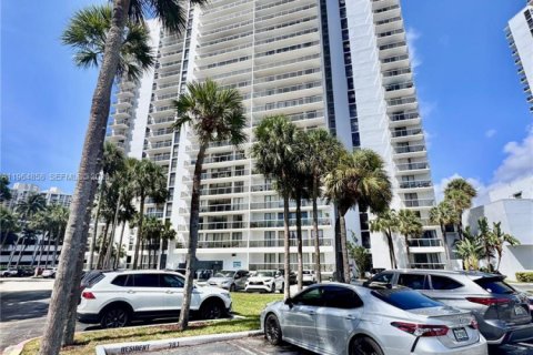 Condo in Aventura, Florida, 2 bedrooms  № 2028189