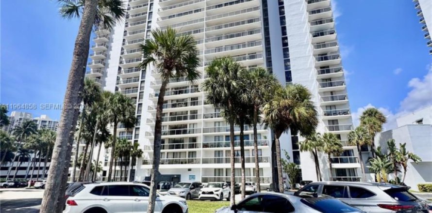Condo in Aventura, Florida, 2 bedrooms  № 2028189