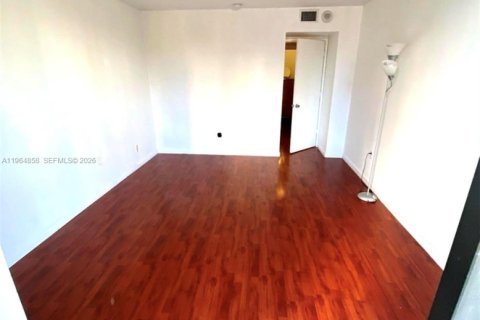 Condo in Aventura, Florida, 2 bedrooms  № 2028189 - photo 11