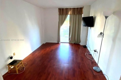 Condo in Aventura, Florida, 2 bedrooms  № 2028189 - photo 10