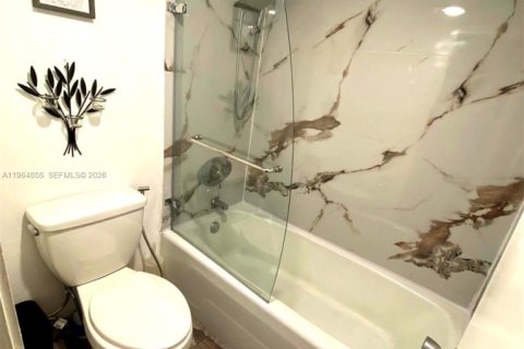 Condo in Aventura, Florida, 2 bedrooms  № 2028189 - photo 16