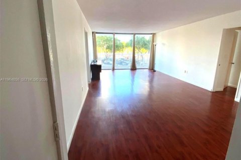 Condo in Aventura, Florida, 2 bedrooms  № 2028189 - photo 8