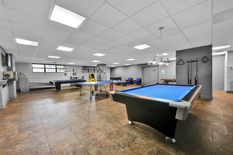 Condo in Hallandale Beach, Florida, 1 bedroom  № 2052865 - photo 23