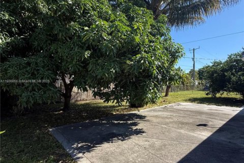 Villa ou maison à vendre à Hialeah, Floride: 3 chambres, 118.45 m2 № 1964014 - photo 4